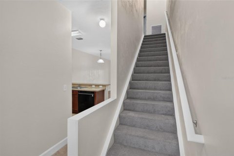 Condo in Gainesville, Florida, 2 bedrooms № 2230429 - photo 18