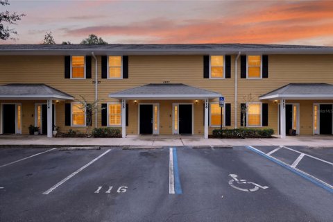 Condo in Gainesville, Florida, 2 bedrooms № 2230429
