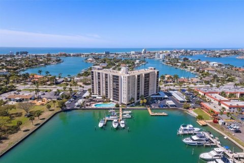 Condominio en venta en Treasure Island, Florida, 2 dormitorios, 115.2 m2 № 1685070 - foto 2