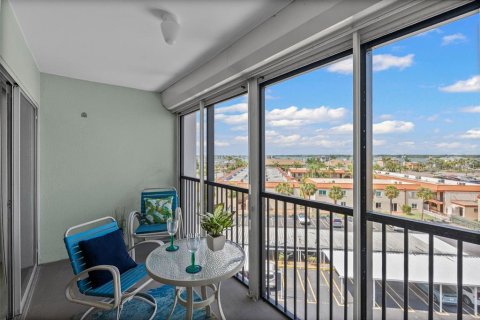 Condominio en venta en Treasure Island, Florida, 2 dormitorios, 115.2 m2 № 1685070 - foto 11