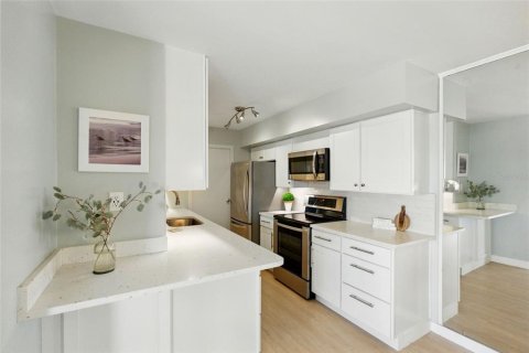 Condominio en venta en Treasure Island, Florida, 2 dormitorios, 115.2 m2 № 1685070 - foto 16