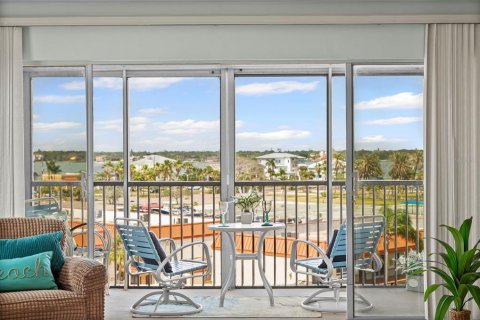 Condominio en venta en Treasure Island, Florida, 2 dormitorios, 115.2 m2 № 1685070 - foto 12