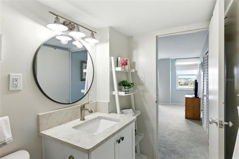 Condominio en venta en Treasure Island, Florida, 2 dormitorios, 115.2 m2 № 1685070 - foto 28