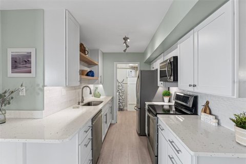 Condominio en venta en Treasure Island, Florida, 2 dormitorios, 115.2 m2 № 1685070 - foto 19