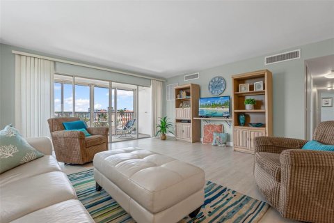 Condominio en venta en Treasure Island, Florida, 2 dormitorios, 115.2 m2 № 1685070 - foto 8