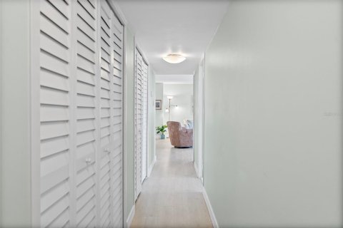 Condominio en venta en Treasure Island, Florida, 2 dormitorios, 115.2 m2 № 1685070 - foto 22
