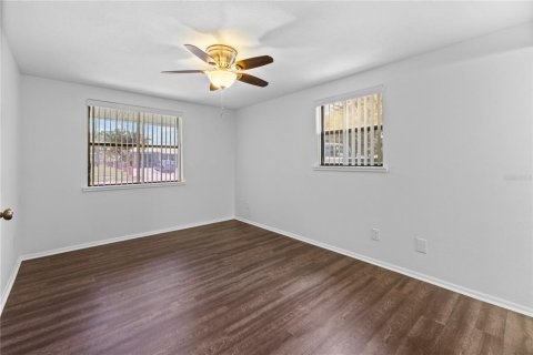 House in Lakeland, Florida 4 bedrooms, 104.79 sq.m. № 1647769 - photo 12