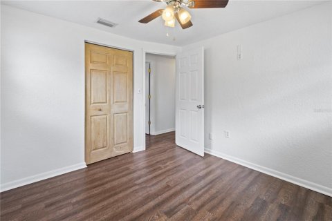 House in Lakeland, Florida 4 bedrooms, 104.79 sq.m. № 1647769 - photo 15