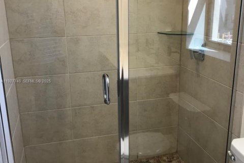 Townhouse in Doral, Florida 3 bedrooms, 132.39 sq.m. № 1987018 - photo 11