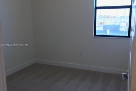 Townhouse in Doral, Florida 3 bedrooms, 132.39 sq.m. № 1987018 - photo 9