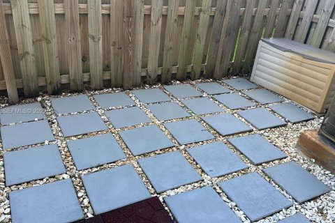 Townhouse in Doral, Florida 3 bedrooms, 132.39 sq.m. № 1987018 - photo 13