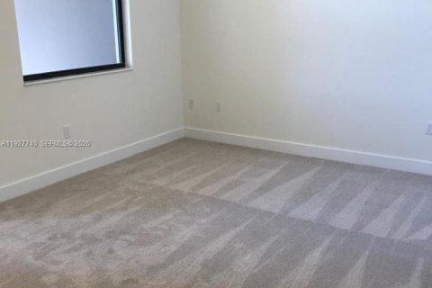 Townhouse in Doral, Florida 3 bedrooms, 132.39 sq.m. № 1987018 - photo 10