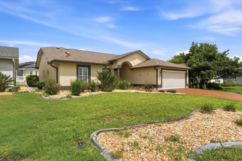 House in Lakeland, Florida 2 bedrooms, 172.05 sq.m. № 2220145 - photo 4