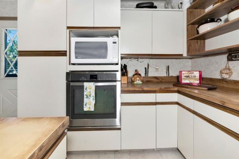 Купить виллу или дом в Сарасота, Флорида 8 комнат, 162.11м2, № 1583436 - фото 8