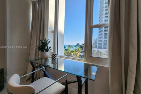Condominio en alquiler en Hollywood, Florida, 1 dormitorio, 72.46 m2 № 2058044 - foto 15