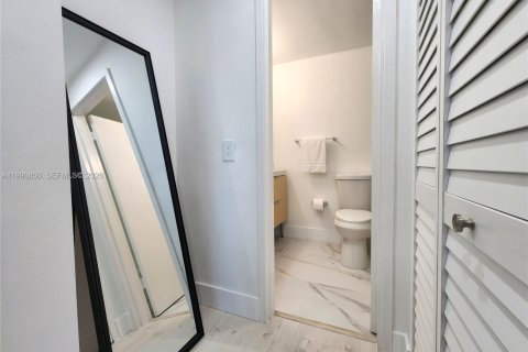 Condominio en alquiler en Hollywood, Florida, 1 dormitorio, 72.46 m2 № 2058044 - foto 17