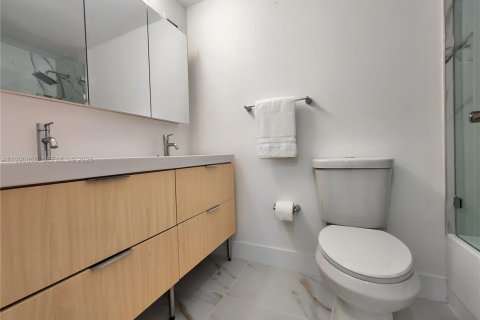 Condominio en alquiler en Hollywood, Florida, 1 dormitorio, 72.46 m2 № 2058044 - foto 18