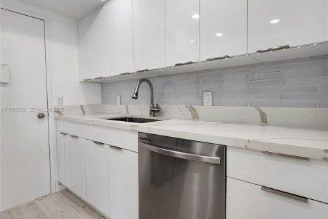 Condominio en alquiler en Hollywood, Florida, 1 dormitorio, 72.46 m2 № 2058044 - foto 8