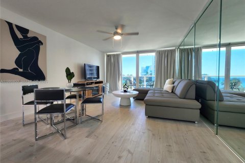 Condominio en alquiler en Hollywood, Florida, 1 dormitorio, 72.46 m2 № 2058044 - foto 4