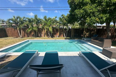 Casa en venta en North Bay Village, Florida, 3 dormitorios, 170.38 m2 № 1828965 - foto 4