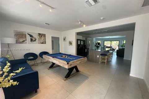 Casa en venta en North Bay Village, Florida, 3 dormitorios, 170.38 m2 № 1828965 - foto 2