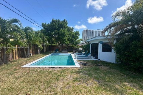 Casa en venta en North Bay Village, Florida, 3 dormitorios, 170.38 m2 № 1828965 - foto 5