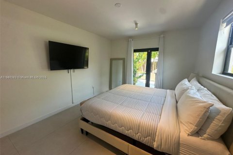 Casa en venta en North Bay Village, Florida, 3 dormitorios, 170.38 m2 № 1828965 - foto 17