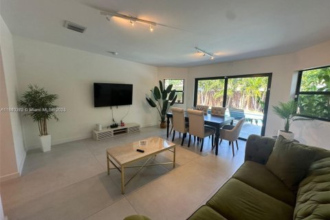 Casa en venta en North Bay Village, Florida, 3 dormitorios, 170.38 m2 № 1828965 - foto 23