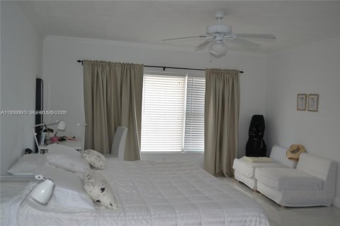 Condo in Fort Lauderdale, Florida, 3 bedrooms  № 2007769 - photo 12
