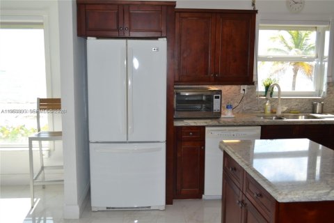 Condo in Fort Lauderdale, Florida, 3 bedrooms  № 2007769 - photo 29