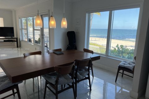 Condo in Fort Lauderdale, Florida, 3 bedrooms  № 2007769 - photo 3