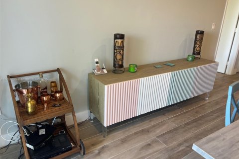 Condominio en venta en Miami Beach, Florida, 2 dormitorios, 120.77 m2 № 1708374 - foto 12