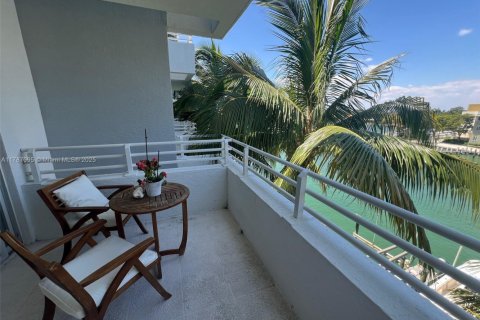 Condominio en venta en Miami Beach, Florida, 2 dormitorios, 120.77 m2 № 1708374 - foto 5