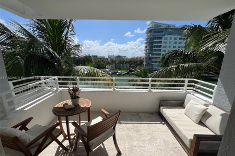 Condominio en venta en Miami Beach, Florida, 2 dormitorios, 120.77 m2 № 1708374 - foto 2