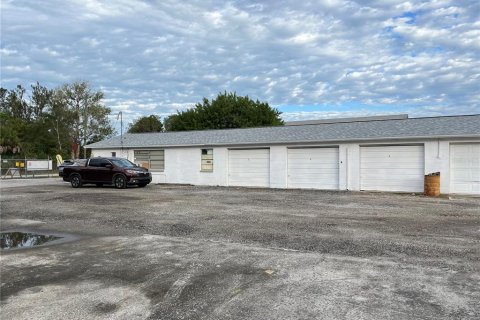 Propiedad comercial en venta en Hudson, Florida, 789.67 m2 № 312754 - foto 10