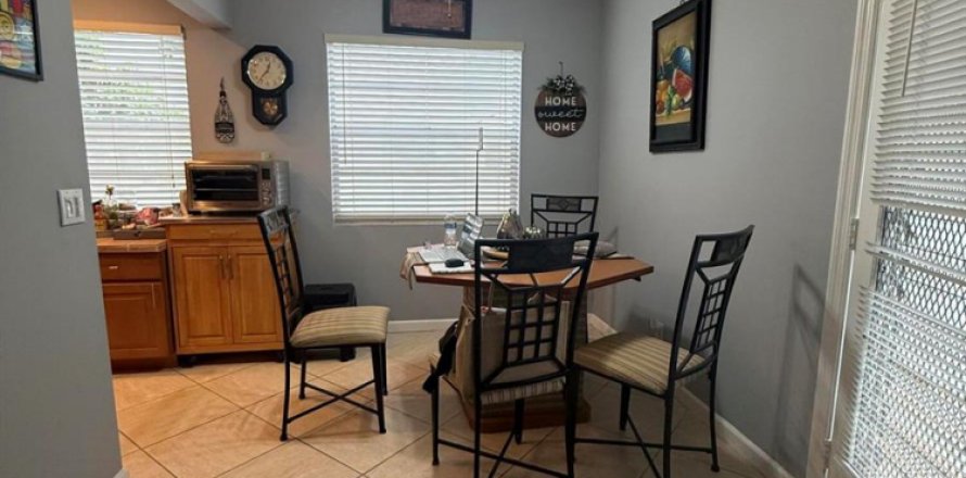 Condo à Delray Beach, Floride, 2 chambres  № 2177048