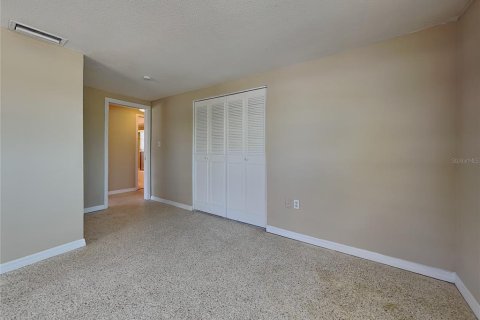 Villa ou maison à louer à Port Richey, Floride: 2 chambres, 110.83 m2 № 2110921 - photo 7