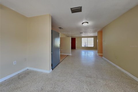 Villa ou maison à louer à Port Richey, Floride: 2 chambres, 110.83 m2 № 2110921 - photo 4