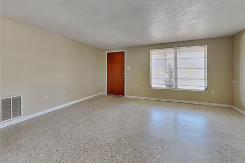 Villa ou maison à louer à Port Richey, Floride: 2 chambres, 110.83 m2 № 2110921 - photo 3