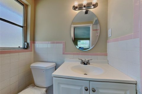 Villa ou maison à louer à Port Richey, Floride: 2 chambres, 110.83 m2 № 2110921 - photo 12