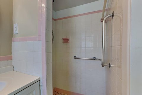 Villa ou maison à louer à Port Richey, Floride: 2 chambres, 110.83 m2 № 2110921 - photo 11