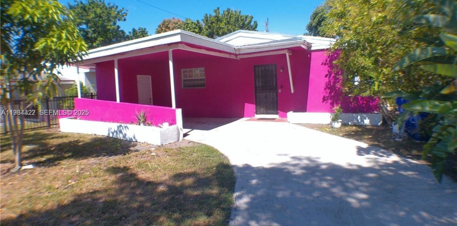 Casa en North Miami Beach, Florida 3 dormitorios, 133.78 m2 № 1992675