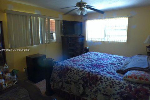 Casa en venta en North Miami Beach, Florida, 3 dormitorios, 133.78 m2 № 1992675 - foto 12