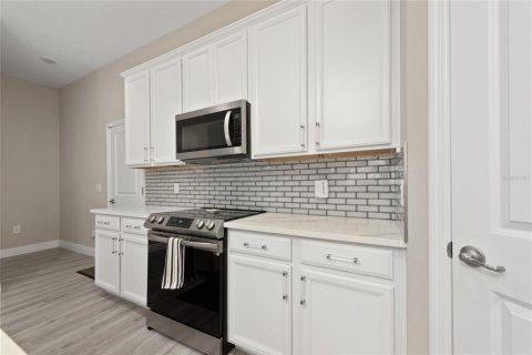 Villa ou maison à louer à Windermere, Floride: 4 chambres, 205.69 m2 № 2384297 - photo 6