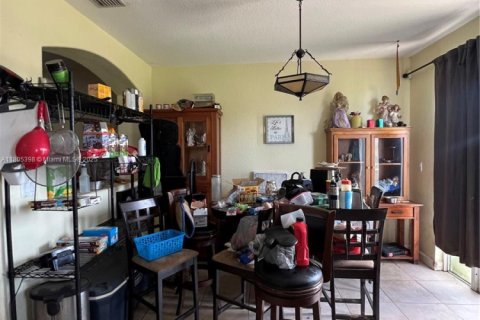 Townhouse in Homestead, Florida 4 bedrooms, 182.55 sq.m. № 1864383 - photo 3