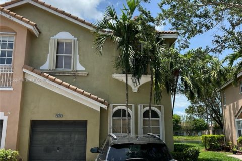 Townhouse in Homestead, Florida 4 bedrooms, 182.55 sq.m. № 1864383 - photo 1