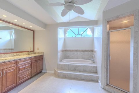 House in Spring Hill, Florida 3 bedrooms, 192.77 sq.m. № 1838831 - photo 17