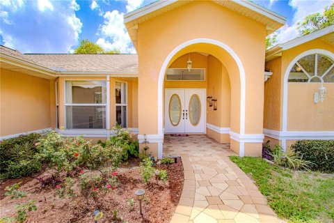House in Spring Hill, Florida 3 bedrooms, 192.77 sq.m. № 1838831 - photo 3
