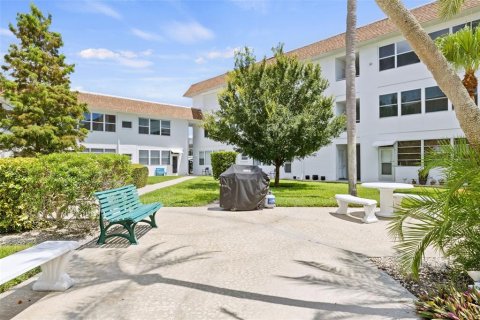 Condo in Saint Petersburg, Florida, 2 bedrooms  № 1320016 - photo 23