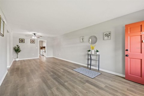 Condo in Saint Petersburg, Florida, 2 bedrooms  № 1320016 - photo 6